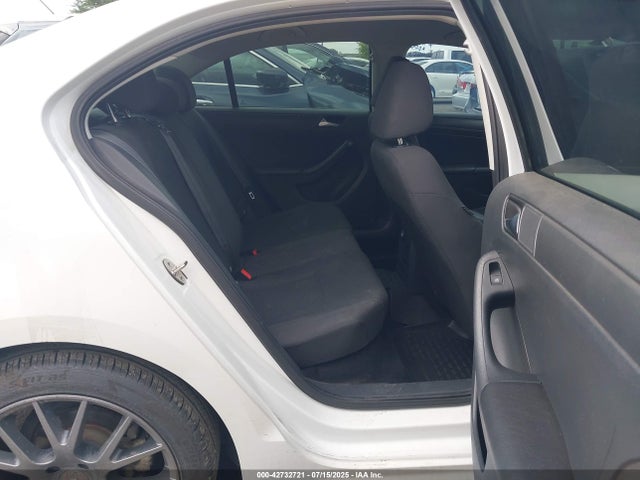 3VW2K7AJ1FM338691 Volkswagen 2015