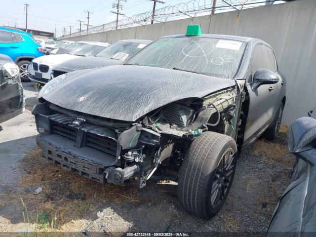 2017 PORSCHE CAYENNE WP1AA2A25HKA84442 Photo 1