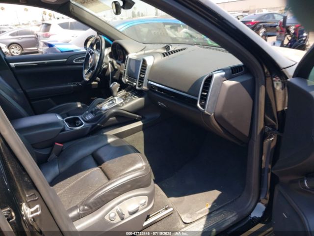 2017 PORSCHE CAYENNE WP1AA2A25HKA84442 Photo 4