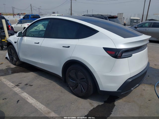 2026 TESLA MODEL Y 7SAYGDED8TF383969 Photo 2