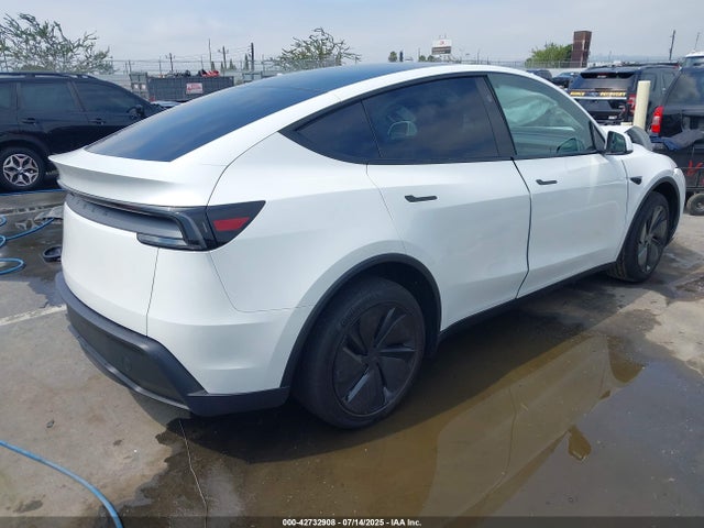 2026 TESLA MODEL Y 7SAYGDED8TF383969 Photo 3