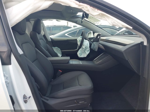2026 TESLA MODEL Y 7SAYGDED8TF383969 Photo 4