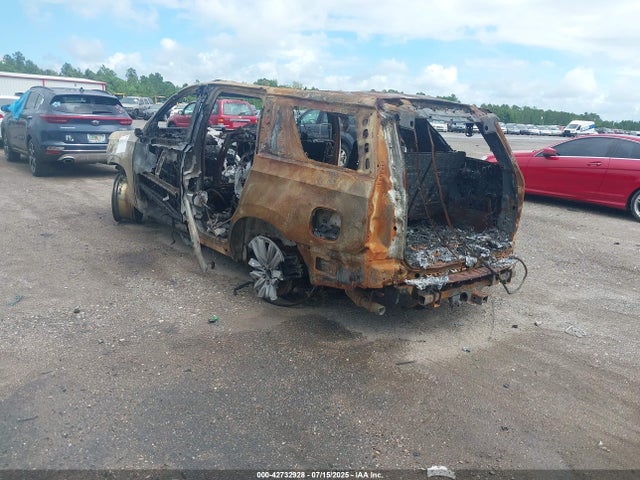 2021 CADILLAC ESCALADE 1GYS4GKL0MR228590 Photo 2