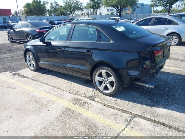 2017 AUDI A3 WAUAUGFF6H1044312 Photo 2
