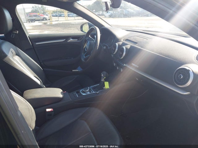 2017 AUDI A3 WAUAUGFF6H1044312 Photo 4