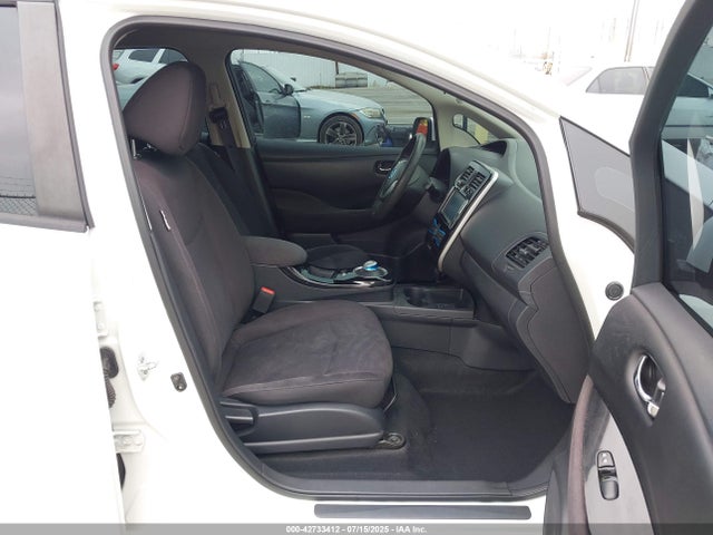 1N4BZ0CP2HC305393 Nissan 2017