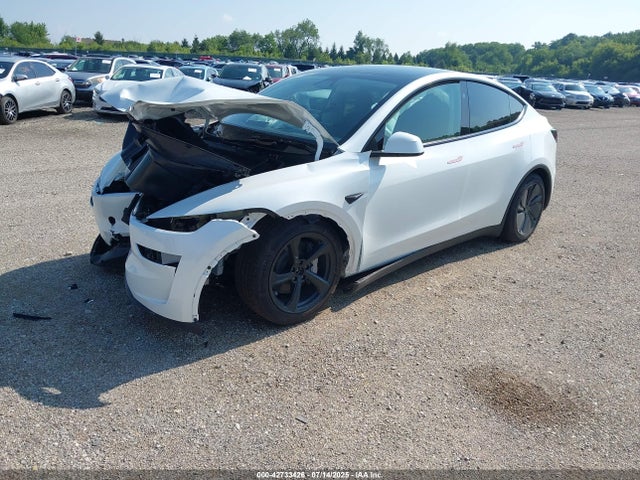 2026 TESLA MODEL Y 7SAYGDEE8TF364931 Photo 1