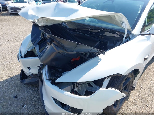 2026 TESLA MODEL Y 7SAYGDEE8TF364931 Photo 5