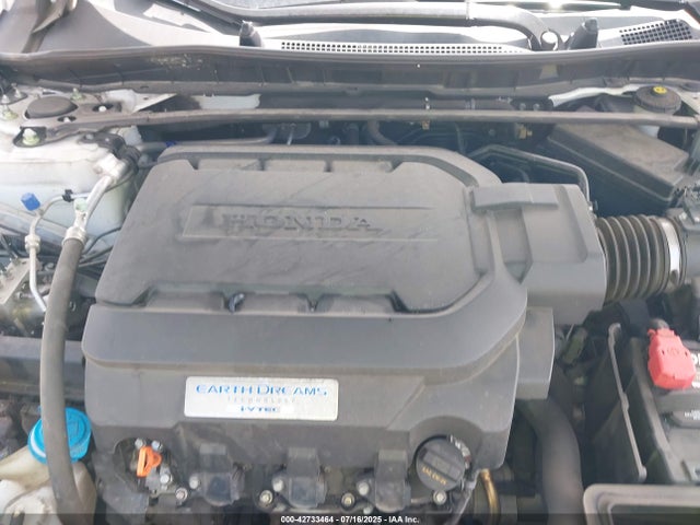 Honda j35y1 2016 1HGCR3F80GA014455 Image 10