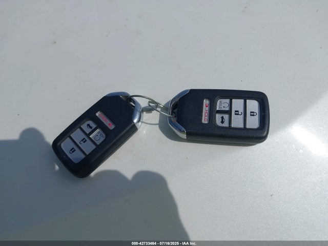 Honda j35y1 2016 1HGCR3F80GA014455 Image 11