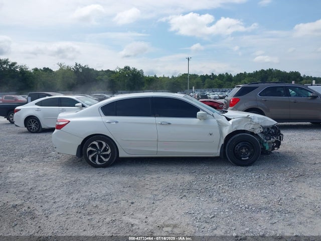 Honda j35y1 2016 1HGCR3F80GA014455 Image 14