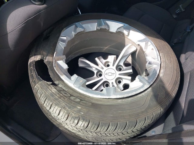 1G1ZD5ST2SF123856 Chevrolet lfv