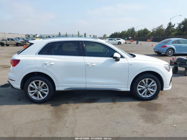 Audi 45 tfsi 2023 WA1DECF35P1044581 Image 14