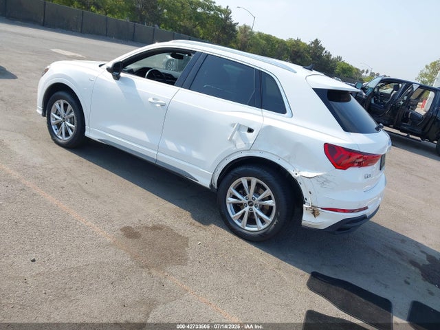 2023 AUDI Q3 WA1DECF35P1044581 Photo 2