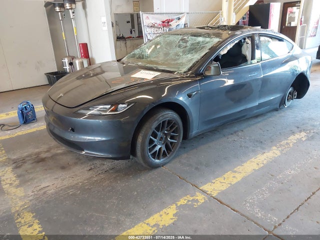 2025 TESLA MODEL 3 5YJ3E1EB7SF922865 Photo 1