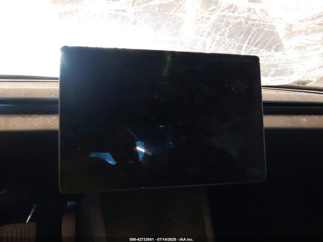 2025 TESLA MODEL 3 5YJ3E1EB7SF922865 Photo 6