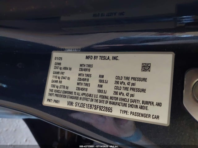 2025 TESLA MODEL 3 5YJ3E1EB7SF922865 Photo 8