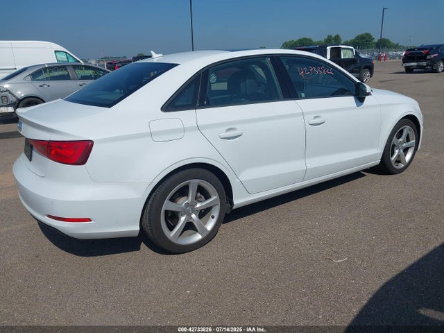 2015 AUDI A3 WAUACGFF1F1052592 Photo 3