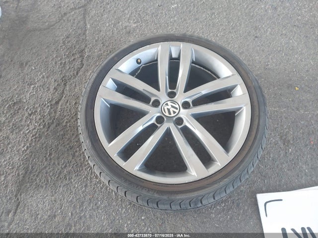 1VWDT7A35HC069008 Volkswagen tsi