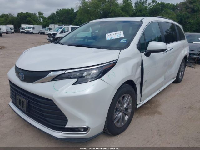 2024 TOYOTA SIENNA 5TDYRKEC9RS182086 Photo 1