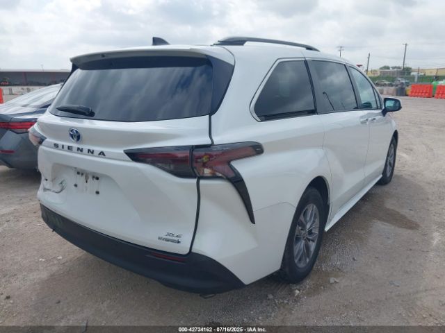 2024 TOYOTA SIENNA 5TDYRKEC9RS182086 Photo 3