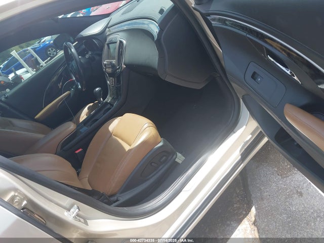 1G4GB5G33FF276647 Buick lfx