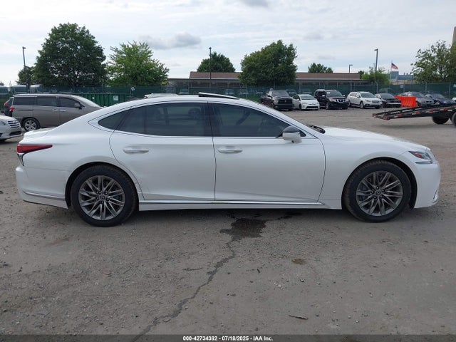 JTHB51FF8J5001704 Lexus v35a-fts