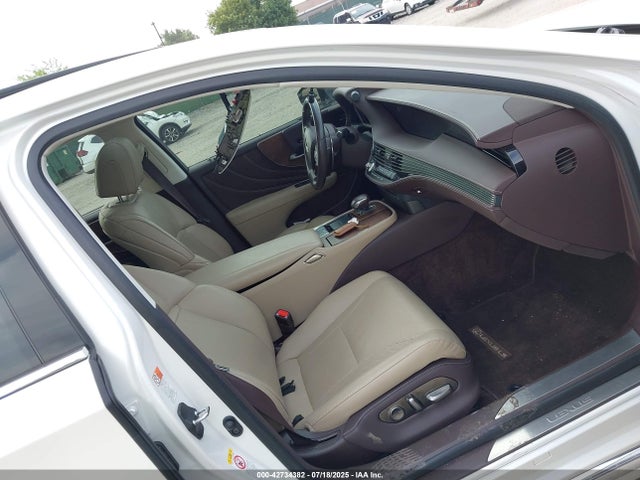 JTHB51FF8J5001704 Lexus v35a-fts