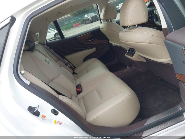 JTHB51FF8J5001704 Lexus v35a-fts