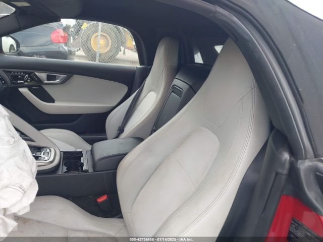 2017 JAGUAR F-TYPE SAJWA6ET0H8K45473 Photo 7