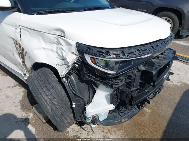 KNDJ53AU3S7932146 KIA 2025
