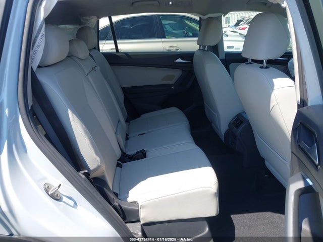 Volkswagen 2018 2018 3VV2B7AX5JM195374 Image 8