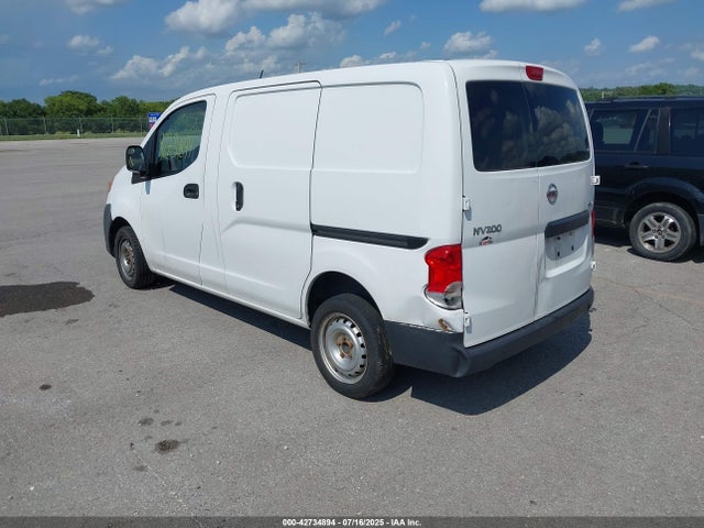 3N6CM0KNXFK699257 Nissan 2015