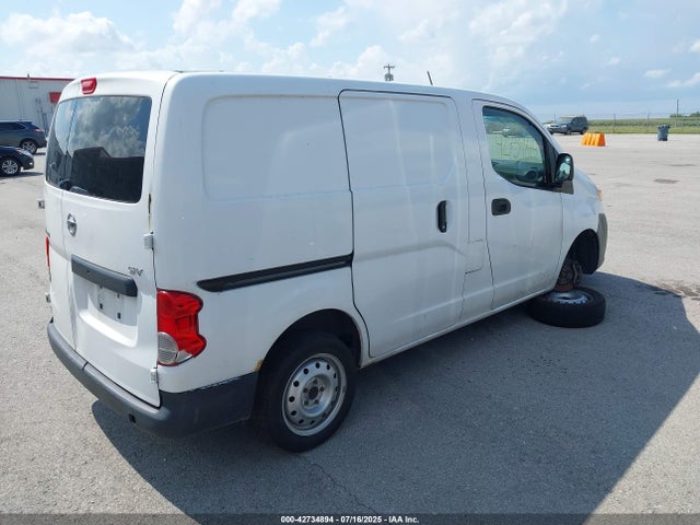 3N6CM0KNXFK699257 Nissan 2015