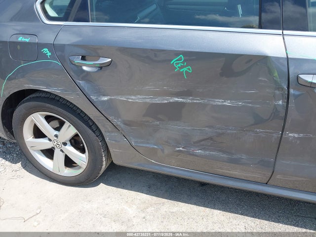 Aukcja sprzedaży 2014 Volkswagen Passat 1.8t Se, vin: 1VWBS7A37EC071025, numer aukcji: 42735221