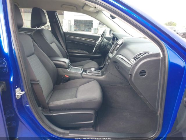 2019 CHRYSLER 300 2C3CCAAG3KH733183 Photo 4