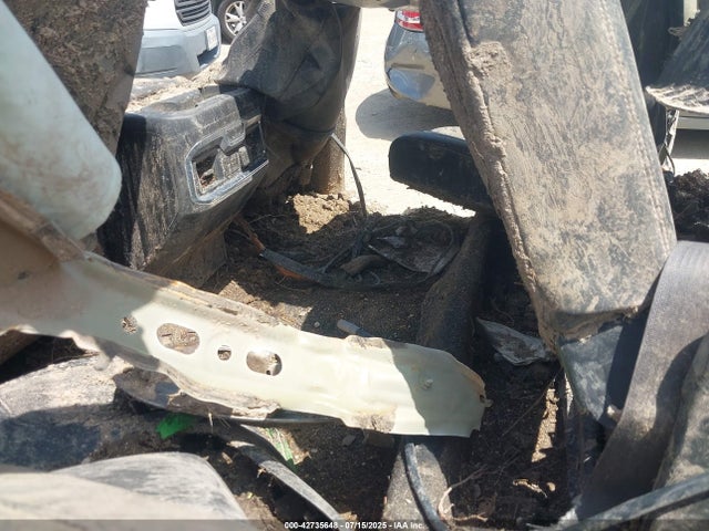 1GT49PE76NF359217 GMC Sierra 2500hd 4wd Standard Bed At4