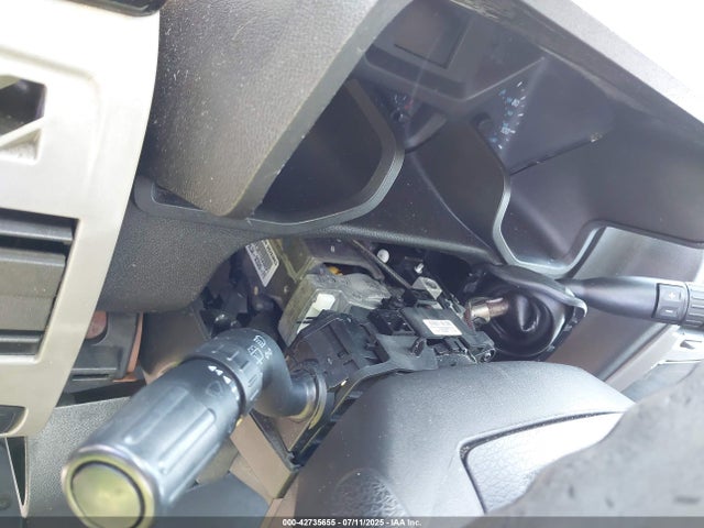 57WMD2C6XGM100350 Mobilityventure V6 Gasoline, 3.7 Liters, 275 Hp