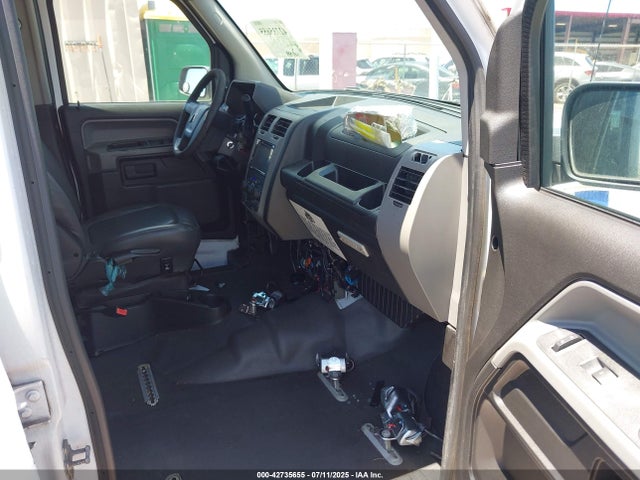 57WMD2C6XGM100350 Mobilityventure V6 Gasoline, 3.7 Liters, 275 Hp