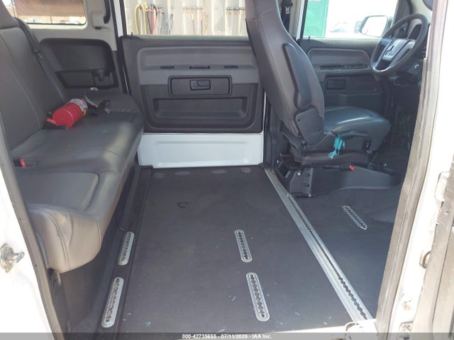 57WMD2C6XGM100350 Mobilityventure V6 Gasoline, 3.7 Liters, 275 Hp