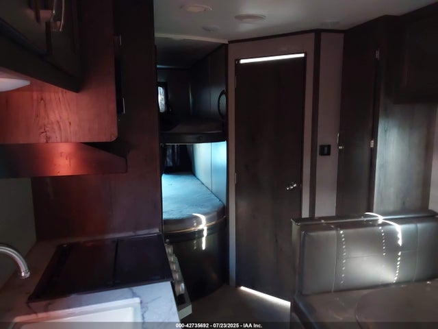 1UJBJ0BM8L17N0458 Jayco Jayco