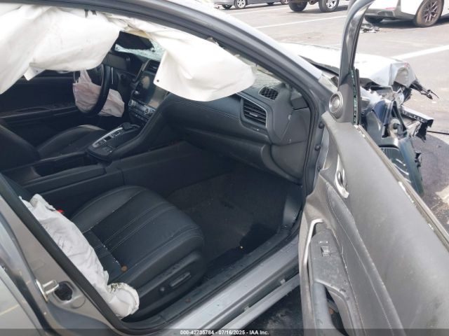 2019 HONDA INSIGHT 19XZE4F96KE009818 Photo 4
