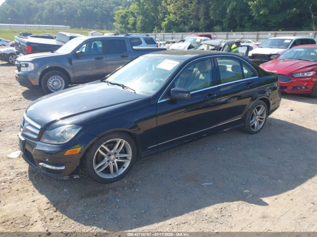 2012 MERCEDES-BENZ C 300 WDDGF8BB8CR200253 Photo 1
