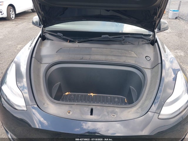 2020 TESLA MODEL Y 5YJYGDEE0LF044404 Photo 9