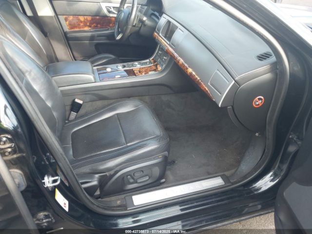 2010 JAGUAR XF SAJWA0GB8ALR51076 Photo 4