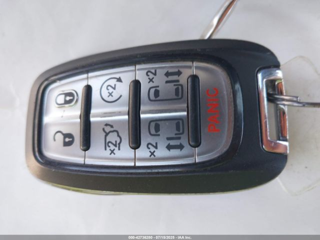 2023 CHRYSLER PACIFICA HYBRID 2C4RC1L77PR618204 Photo 10