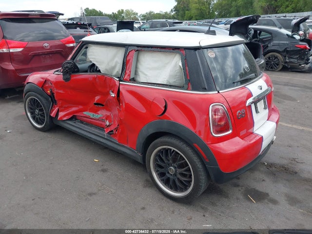 2007 MINI COOPER WMWMF33557TT59021 Photo 2