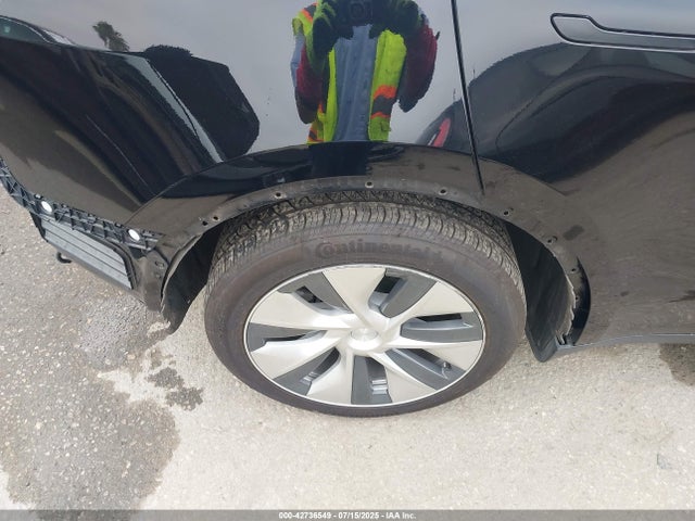 5YJYGDEE4MF256319 Tesla 2021