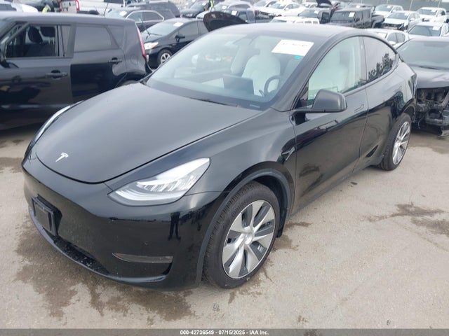 5YJYGDEE4MF256319 Tesla 2021