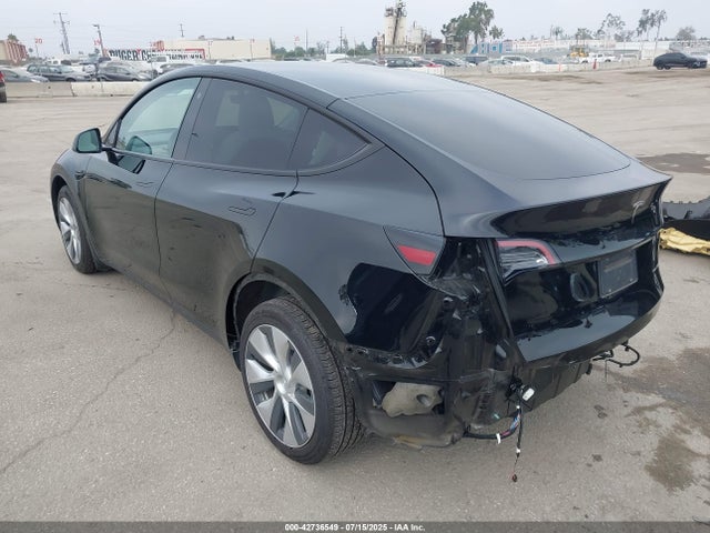 5YJYGDEE4MF256319 Tesla 2021